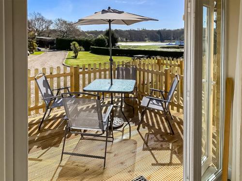 Hotellet från utsidan, Totland in Wootton Bridge