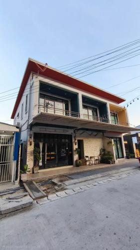Samed Town(เสม็ดทาวน์) near Ao Phai