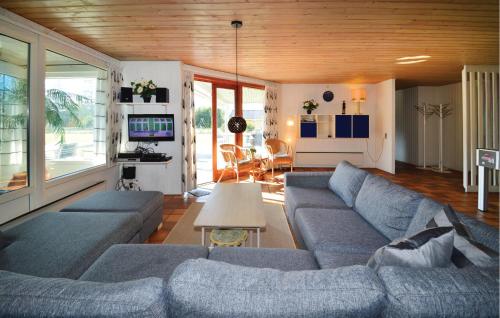 Awesome Home In Væggerløse With Sauna in Vaeggerlose