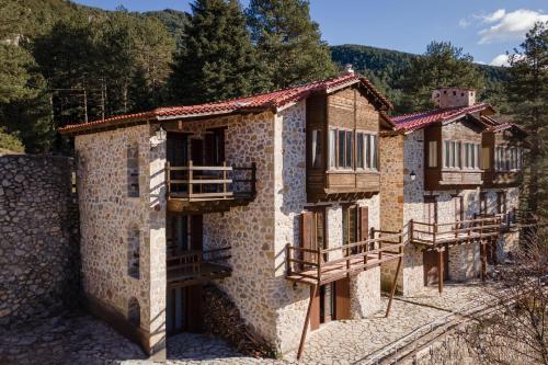 숙소 외관, Parnassus Woodstone Chalets- N1- N2- N3 in 폴리드로소스