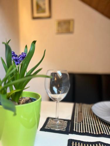 Beishan Appartements Nürnberg in Zentrum Dachgeschoss, Нюрнберг