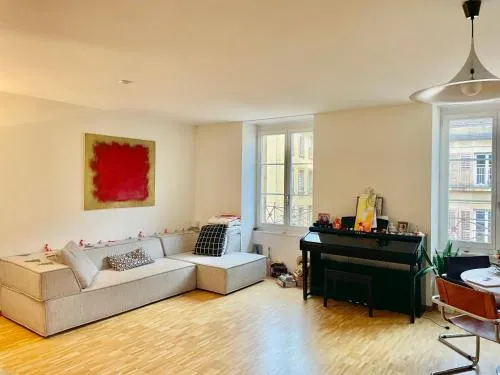 Lumineux duplex au centre ville de Neuchâtel in Neuenburg, Schweiz