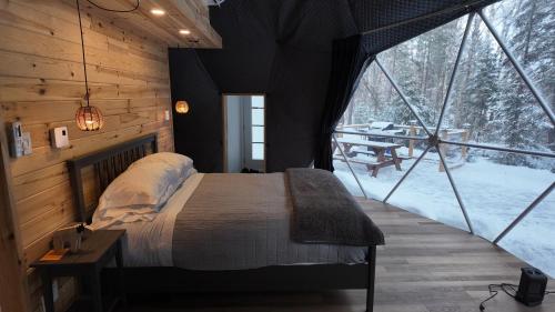 L'Évasion - Dôme avec spa en nature et accès au lac (L'Evasion - Dome avec spa en nature et acces au lac) in St Zenon (QC)