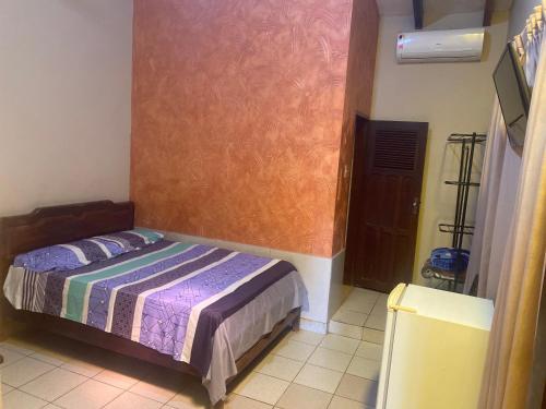 . Hostal FINI