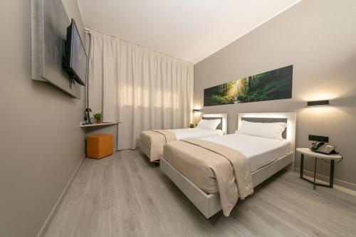 2 twin beds