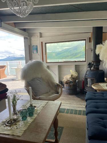 Cottage for rent by the sea in Ballangen