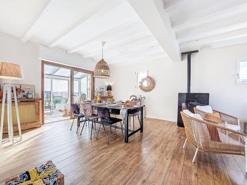 Holiday Home Le Clozic by Interhome in Locquirec ciems