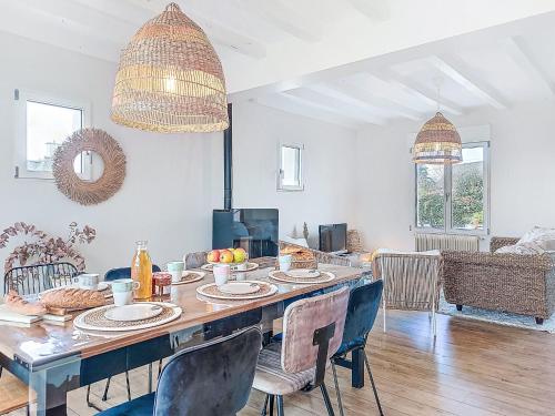 Holiday Home Le Clozic by Interhome in Locquirec ciems