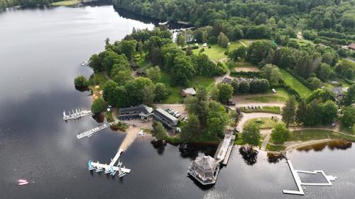 Зовнішній вигляд готелю, Activital lacs des Settons - Chambres Cabine in Montsauche-les-Settons