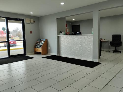 Super 8 By Wyndham Morris in Morris (IL)