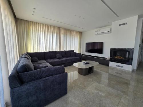Villa rooftop with stunning view apartment - image 6