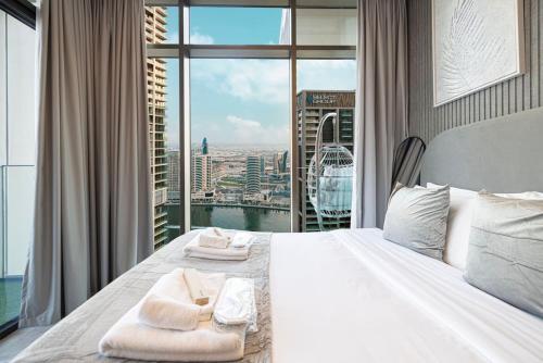 High Rise Premium 2BR apt PS5 Burj Khalifa view. - image 8