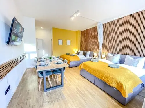 Ferienwohnung im Zentrum mit Infrarotkabine, kostenfreier Tiefgarage, Kingsize Betten und Balkon in Leipzig, Deutschland