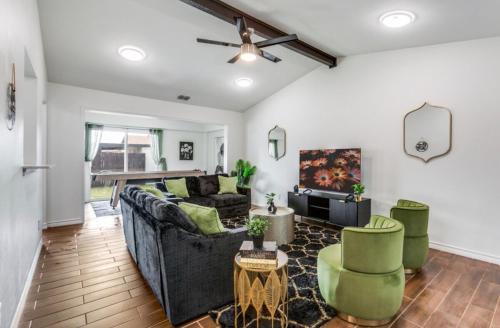 Maison Noir Retreat 3B 2B KING – khách sạn tại Richardson