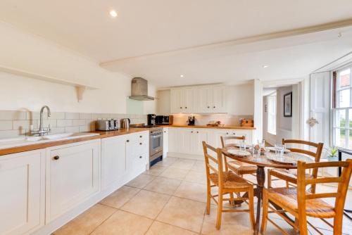 Iekārtas, 4 Bed in Wangford oc-2tov in Uggeshall