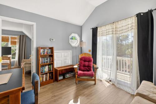 Olive Way 106 - image 6