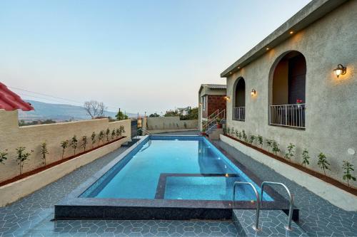 Breeze Resort Panhala , Swimming Pool, Just 5 Minutes From Panhala! in Panhala