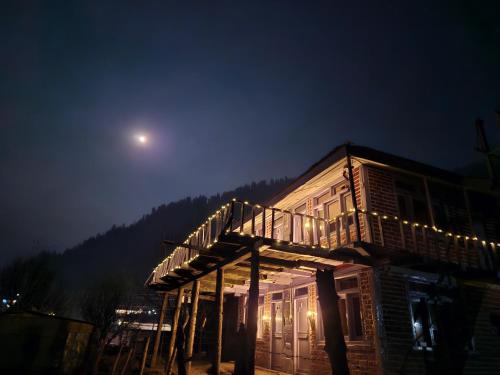 Shalom Guesthouse and Cafe - Sosan