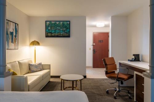 Comfort Inn & Suites Near Burke Mountain - image 4