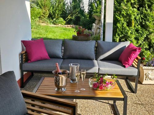 Exklusive Ferienwohnung Bad Salzschlirf - direkt am Waldrand - großer Garten kompett umzaunt - Hunde in Bad Salzschlirf