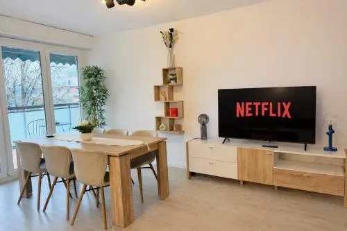Modern Flat with Big Balcony & Garage Parking in Lugano, Schweiz