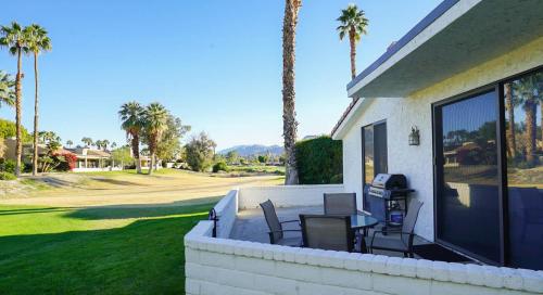 Stylish Condo with Golf Course Views in 大教堂市