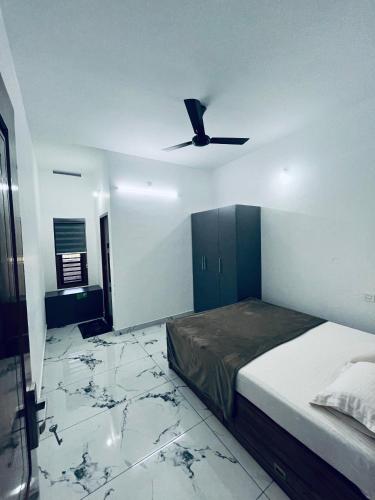 Stay loop in Cherambadi