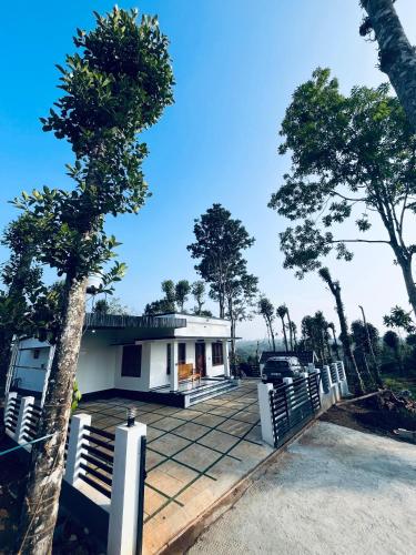 Stay loop in Cherambadi