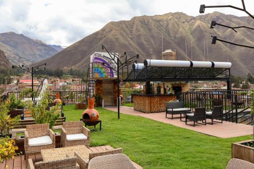 Exterior view of Hotel California Urubamba