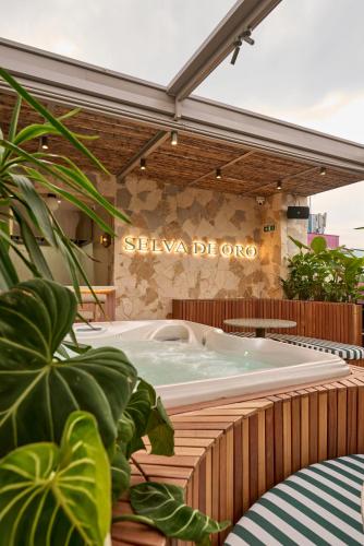 ジェットバス, Hotel Dix in メデジン