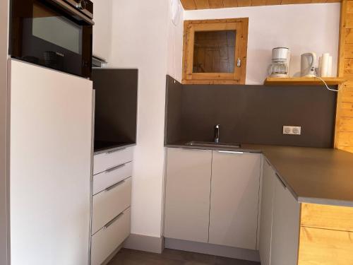 Appartement 3 étoiles à Méribel : 4 chambres, balcon, proche pistes - FR-1-355-49 (Appartement 3 etoiles a Meribel : 4 chambres, balcon, proche pistes - FR-1-355-49) in Meribel