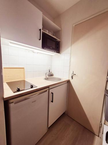 Cocina, Eden Suite Bohème - CHU, Parc des Expos, Parking, Netflix (Eden Suite Boheme - CHU, Parc des Expos, Parking, Netflix) in Saint-Eloi