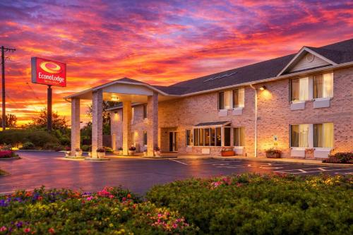 . Econo Lodge Inn & Suites Fairview Heights St Louis