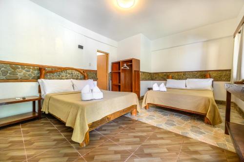 2 double beds