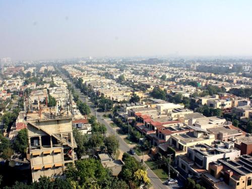 GoldCrest Mall Luxury Apartments with Balcony By SkyAura In DHA Lahore - image 5