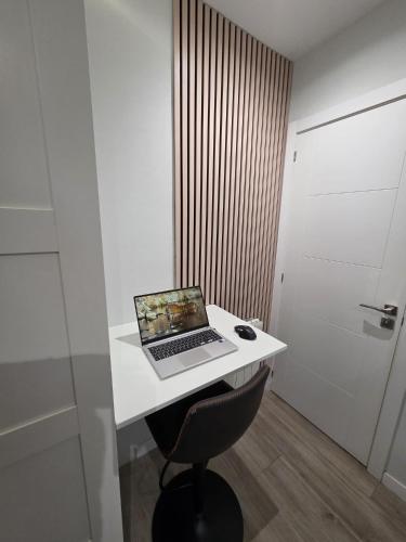 Habitación privada Madrid con baño compartido en Madrid (Habitacion privada Madrid con bano compartido en Madrid) in La Latina