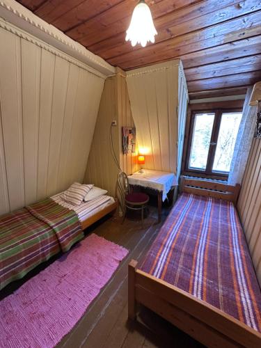 2 twin beds