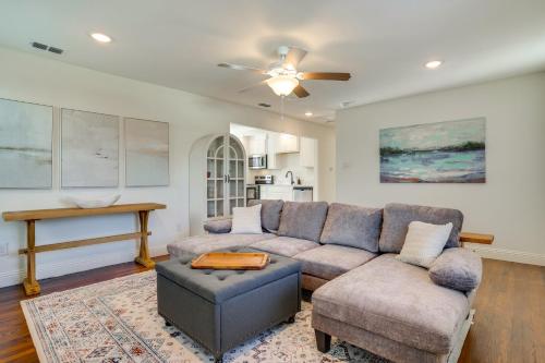 TCU + Game Day Home Base! 4 Mi to Dtwn Fort Worth – khách sạn tại Mistletoe Heights