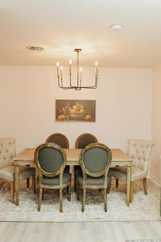 Cozy bungalow in the heart of historic Marysville in ماريس فيل