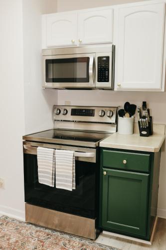 Cozy bungalow in the heart of historic Marysville in ماريس فيل