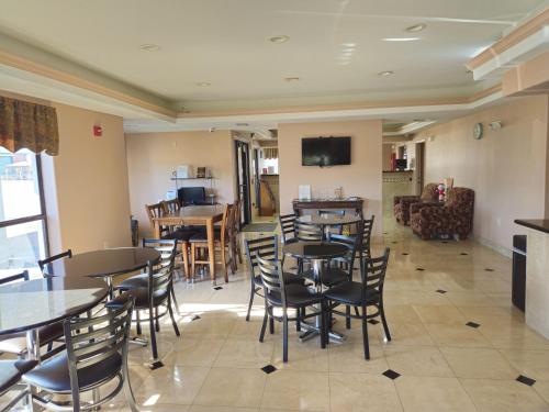 Ételek és italok, Budgetel Inn and Suites in Hearne (Texas)
