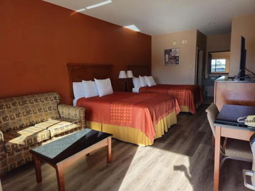 Budgetel Inn and Suites - image 10