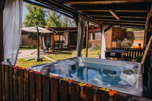 Peaceful countryside retreat with pool, hot tub & sauna in Donji Koncovcak