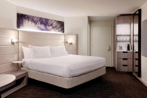 Crowne Plaza Atlanta Midtown an IHG Hotel - image 8