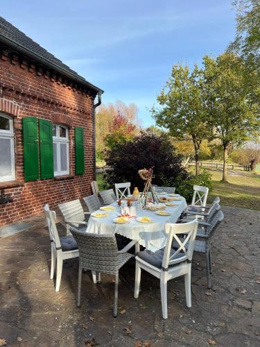 Elbferienhaus Lenzerwische - gemeinsames Urlauben an der Elbe mit privaten Badesee - alles inklusive in Lenzerwische