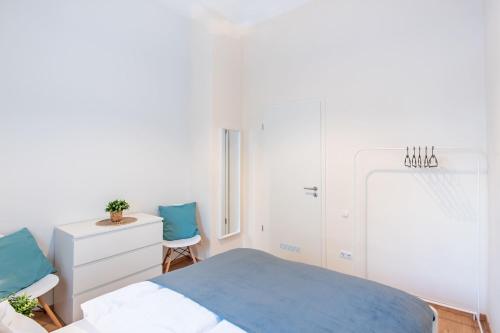 Central- Quiet - Comfy - image 13