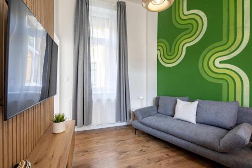 Central - Very Comfy - Modern - image 10