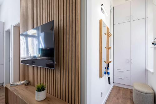 Central - Very Comfy - Modern - image 9