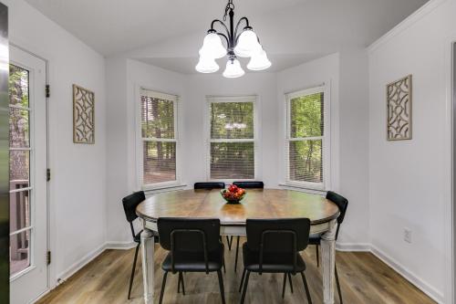 Tranquil Hideaway Home - Pet-friendly - image 5