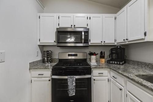 Tranquil Hideaway Home - Pet-friendly - image 9